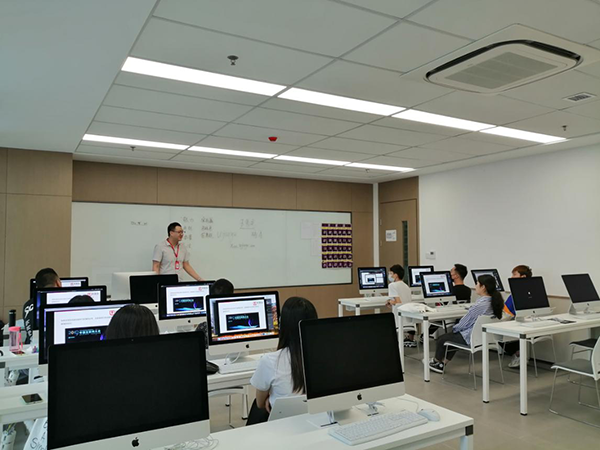 教室環(huán)境 教室環(huán)境