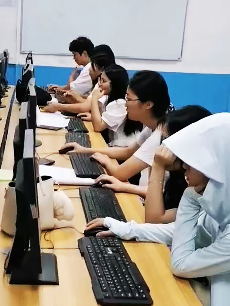 上課現(xiàn)場(chǎng) 上課現(xiàn)場(chǎng)