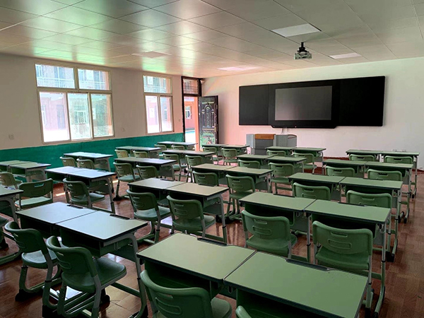課室