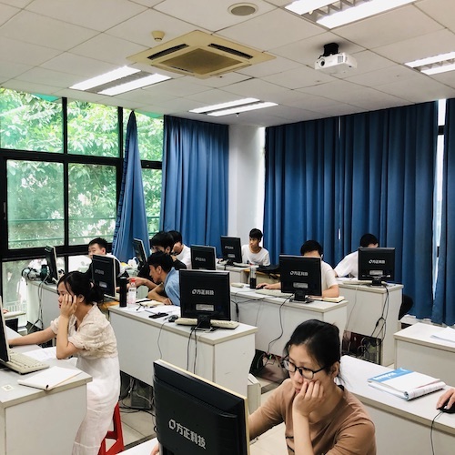 學(xué)校環(huán)境