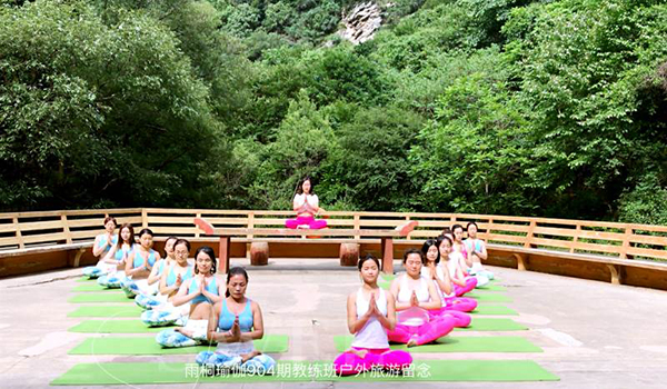 教練班畢業(yè)合影