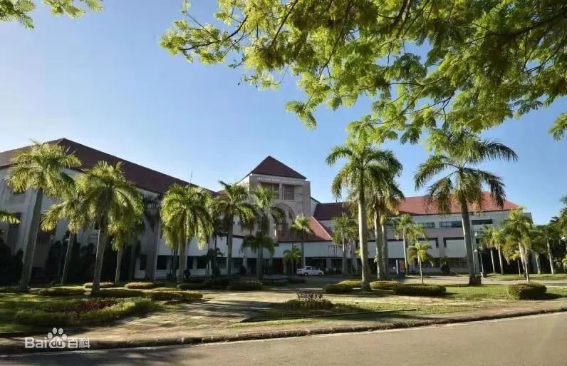 敦阿都拉萨大学