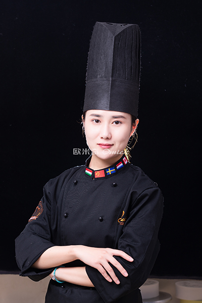 张茜 张茜
