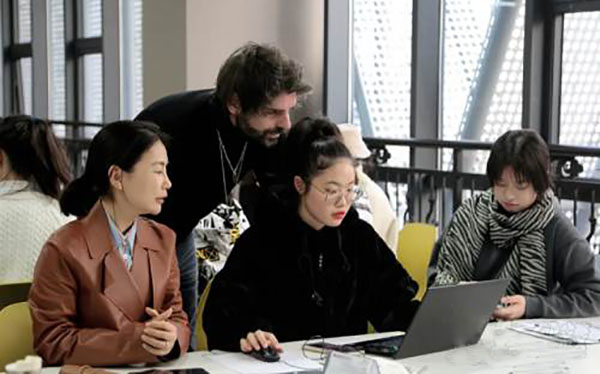 指導(dǎo)現(xiàn)場