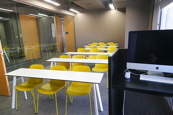 課室 課室