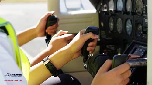 新西兰航空学院