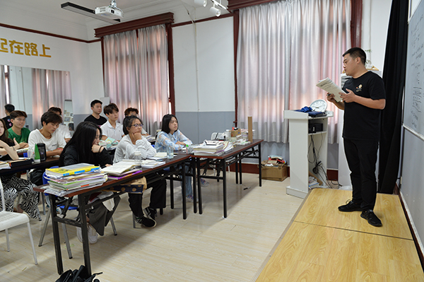 指導(dǎo)現(xiàn)場