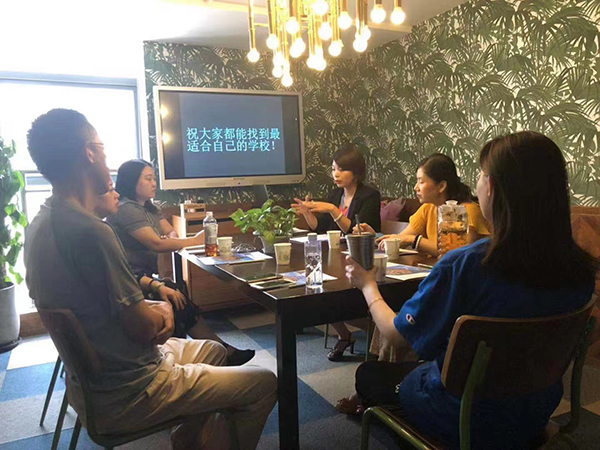 咨询现场 咨询现场