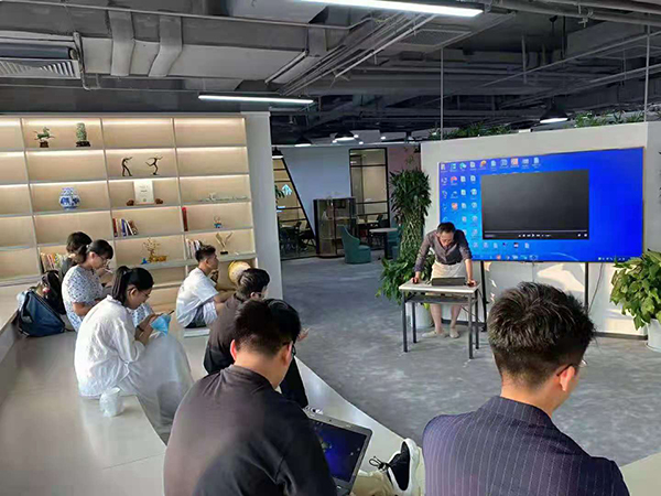 授課現(xiàn)場(chǎng) 授課現(xiàn)場(chǎng)