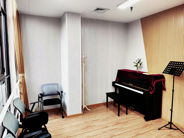 钢琴室一角
