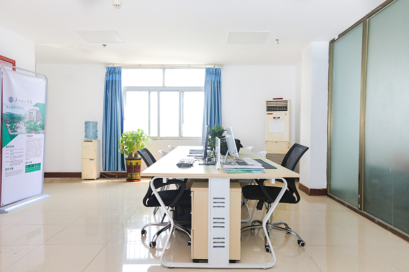 學(xué)校環(huán)境