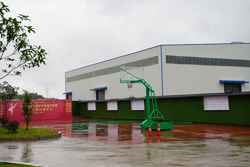 學(xué)校球場 學(xué)校球場