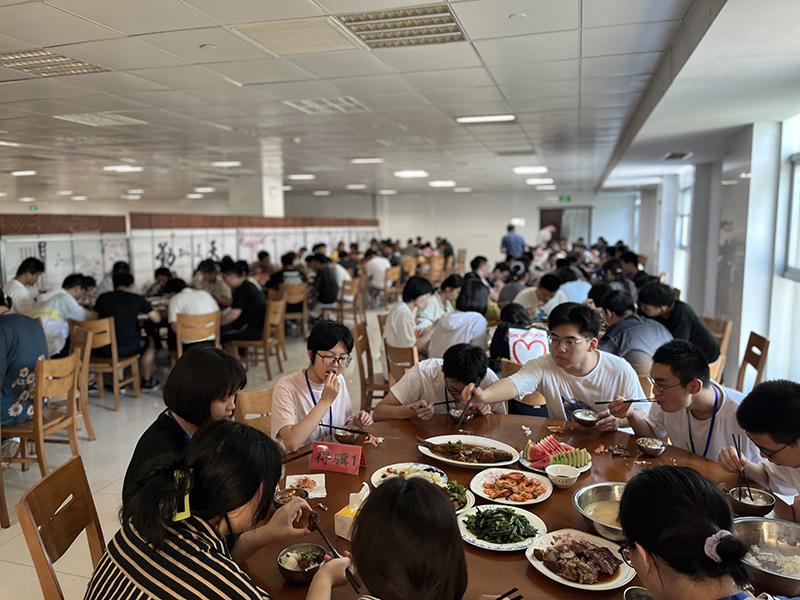 就餐风采