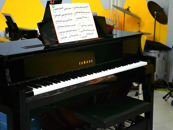 钢琴房