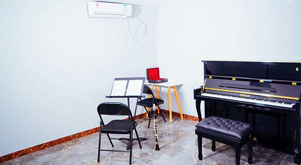 钢琴房