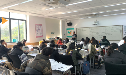 宽敞明亮的教室