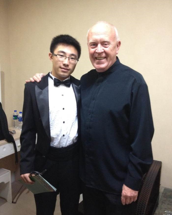 大提琴老师-华良禹