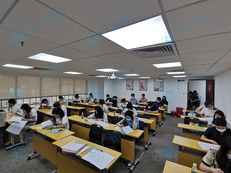 考試現(xiàn)場(chǎng) 考試現(xiàn)場(chǎng)