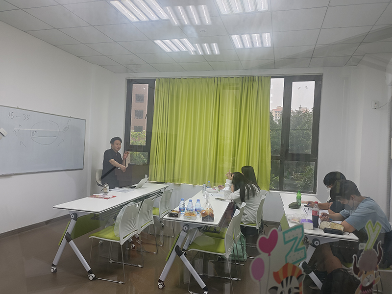 學(xué)校環(huán)境