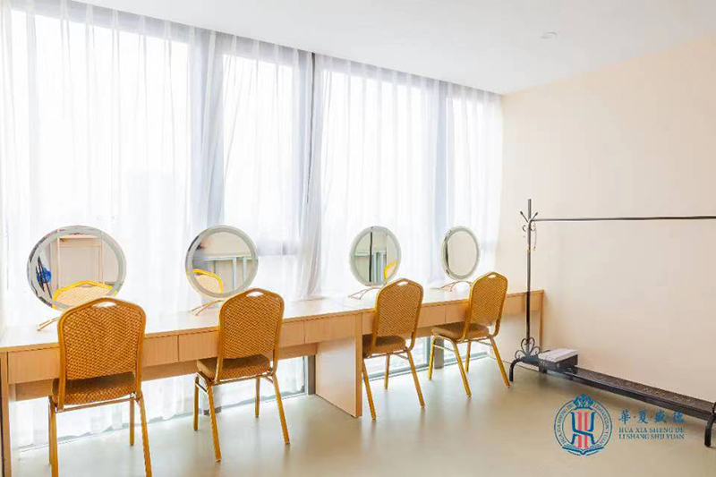 学员更衣室 学员更衣室