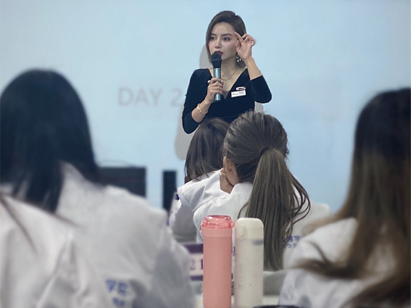 授課現(xiàn)場(chǎng) 授課現(xiàn)場(chǎng)