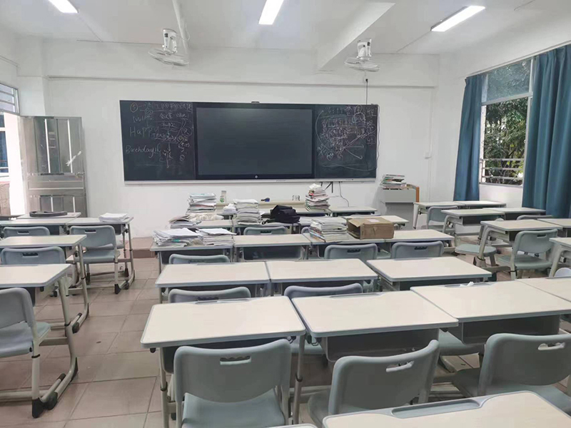 课室 课室