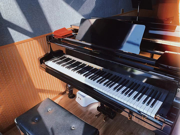 钢琴