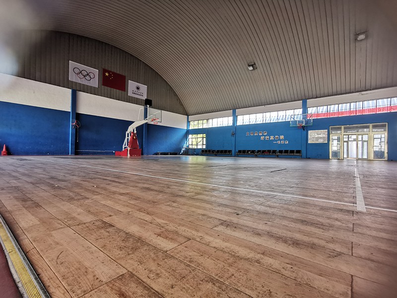 籃球場(chǎng) 籃球場(chǎng)