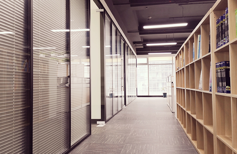 機(jī)構(gòu)走廊