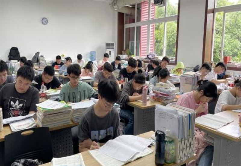 學(xué)習(xí)場面