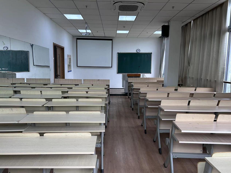 课室