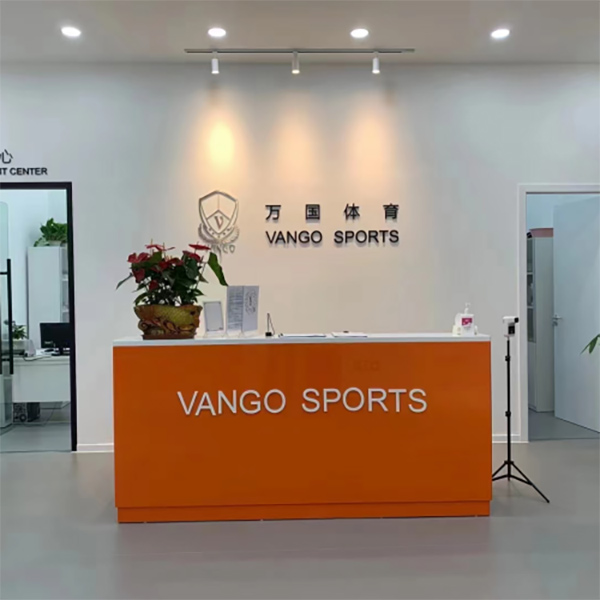 前臺(tái) 前臺(tái)