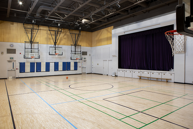 室内篮球场