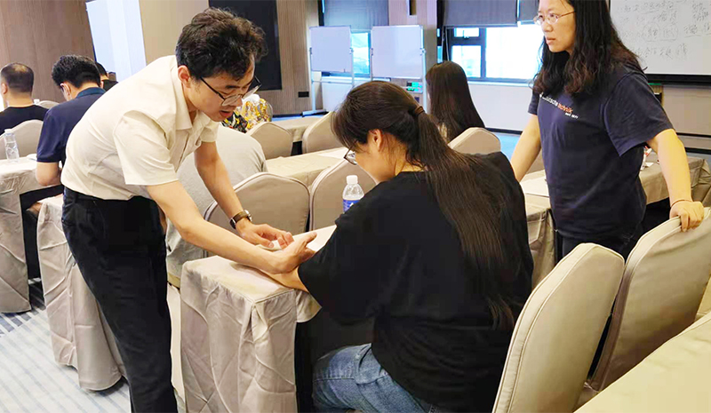 推拿现场模拟 推拿现场模拟