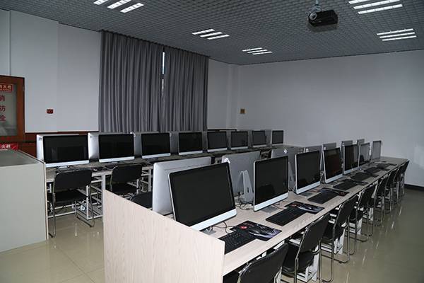 學(xué)校環(huán)境