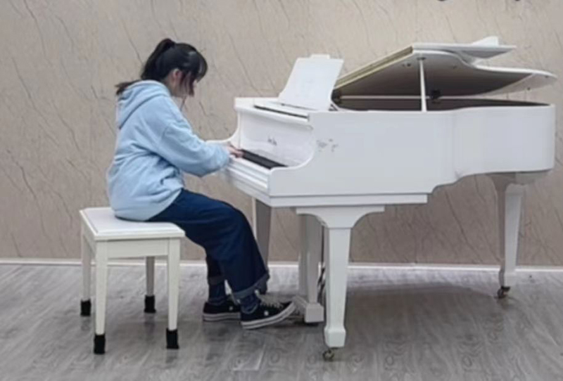 钢琴练习 钢琴练习