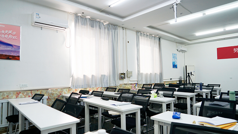 課室