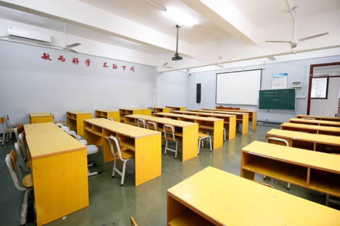 课室