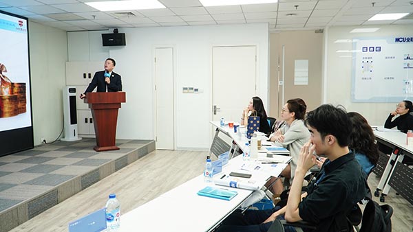 學(xué)習(xí)現(xiàn)場 學(xué)習(xí)現(xiàn)場