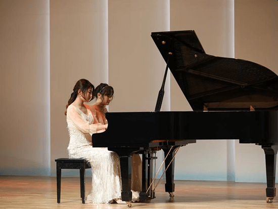 彈奏現(xiàn)場 彈奏現(xiàn)場