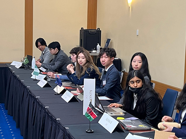 苏安同学参加模联比赛 苏安同学参加模联比赛