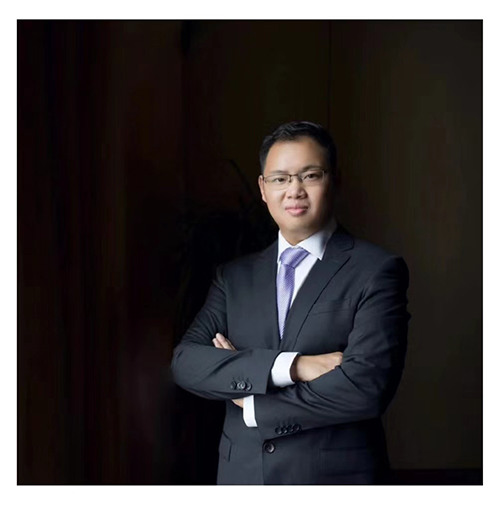 王老师（男高音）