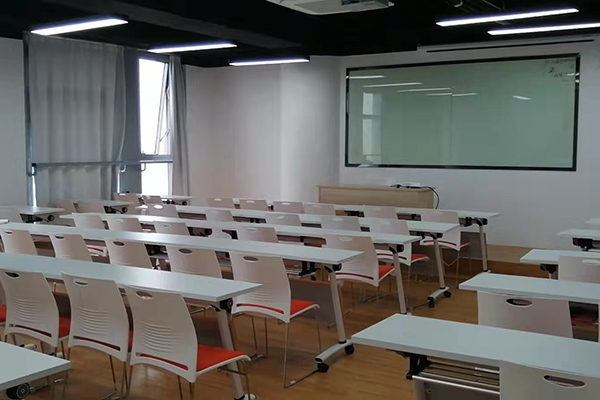 临港教室