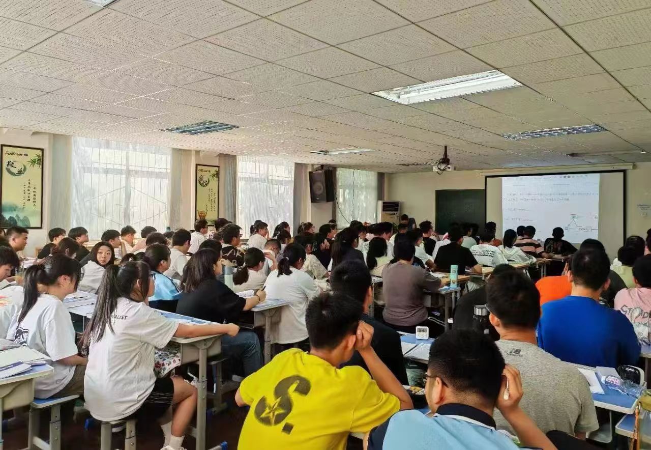 課堂環(huán)境 課堂環(huán)境