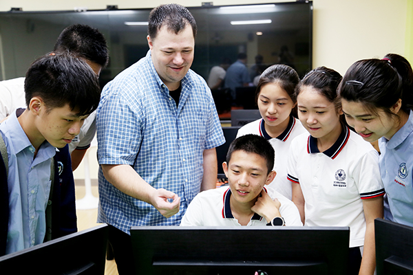 老師輔導(dǎo)場(chǎng)景 老師輔導(dǎo)場(chǎng)景