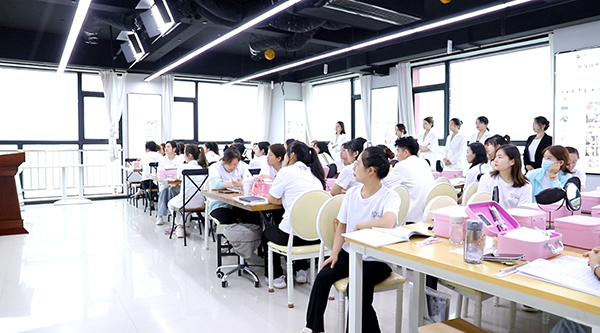 教學(xué)場(chǎng)景 教學(xué)場(chǎng)景