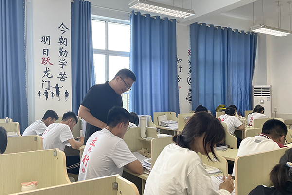 悉心教学