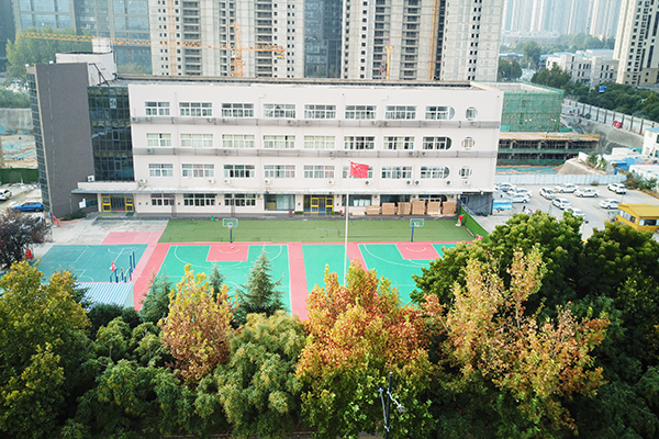 校园操场