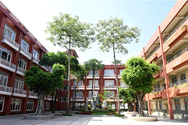 校園環(huán)境 校園環(huán)境