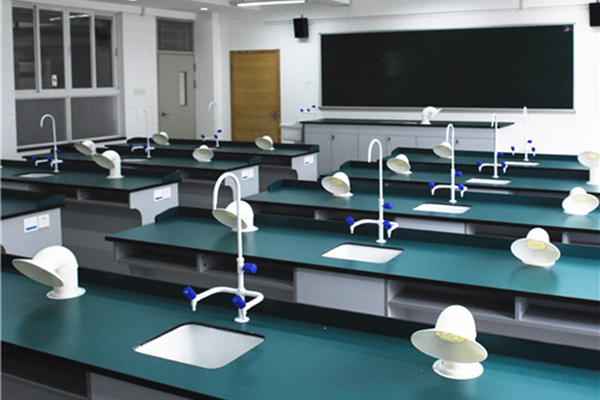 學(xué)校環(huán)境